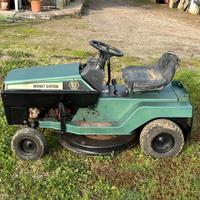 Trattorino taglia erba