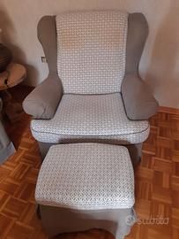 Poltrona con ampia seduta e poggiapiedi