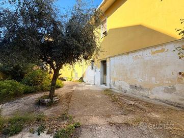 CASA INDIPENDENTE A SOLOFRA