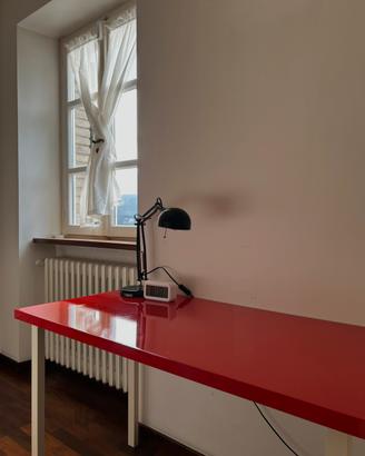 Scrivania Ikea - Edizione limitata // rosso lucido