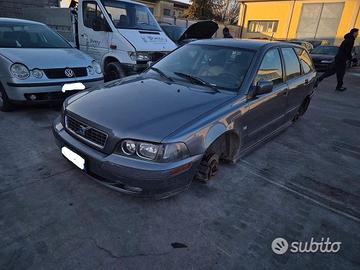 Volvo V40 - S40 2002 1.9 TD Demolita - Per Ricambi