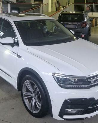 Volkswagen Tiguan 2.0 tdi DSG R-Line exterior...