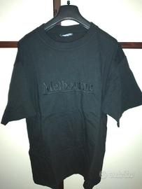 n° 2  T-shirt -loghi e misure diverse- NUOVE