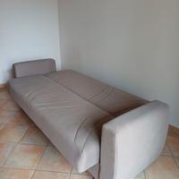 DIVANO COME NUOVO