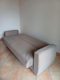 DIVANO COME NUOVO