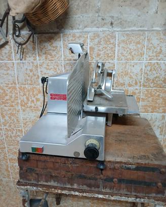 affettatrice professionale.
