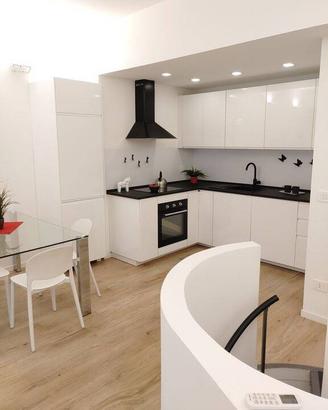 Appartamento di 95 m² con 3 locali e box auto a Mi