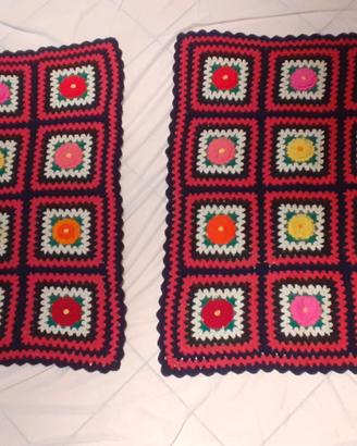 2 Coperte piccole Double Face a uncinetto Nuove