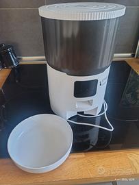 Distributore automatico cibo per gatti(crocchette)