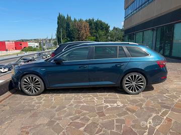 Skoda Superb 2.0 TDI 190 CV SCR DSG 4x4 Wagon Laur