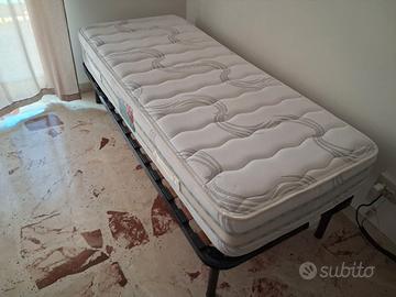 Materasso con struttura letto