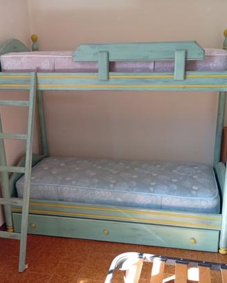 Letto a castello con materassj