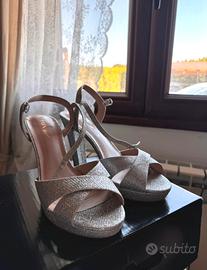Scarpe elaganti con tacco