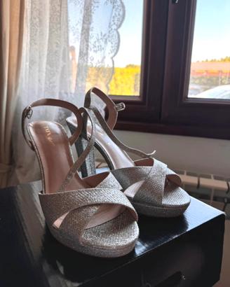 Scarpe elaganti con tacco