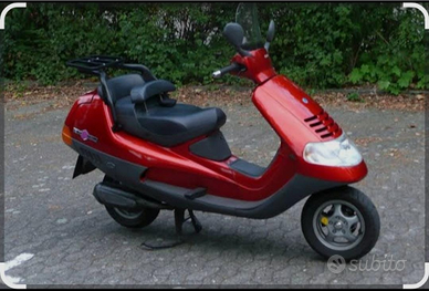 Scuterone Piaggio 125cc hexagon