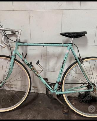 Bicicletta da corsa bianchi