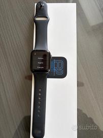 Apple Watch 4 con caricabatterie