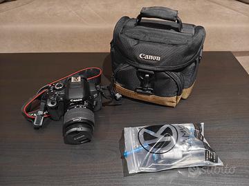 Canon 650D + EF-S 18-55mm 