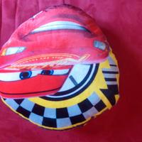 Cuscino arredo + porta pigiama modello -Cars.