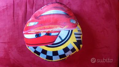 Cuscino arredo + porta pigiama modello -Cars.