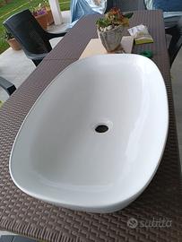 Lavabo da appoggio in ceramica