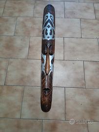 maschera etnic in legno con decorazione