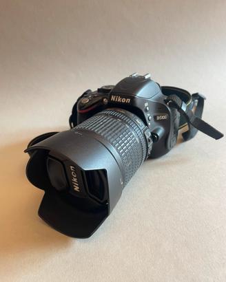 Nikon D5100 + Obiettivo NIKKOR 18-105mm