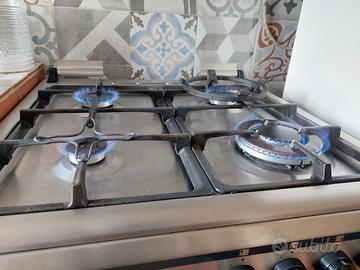 Cucina a gas con forno ventilato