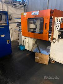 Pressa iniezione e stampaggio plastica mir 130 t