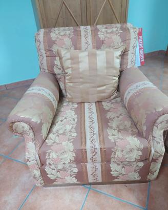 Divano tre posti e due poltrone 