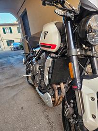 TRIUMPH TRIDENT 660