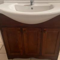 Mobiletto bagno con lavabo