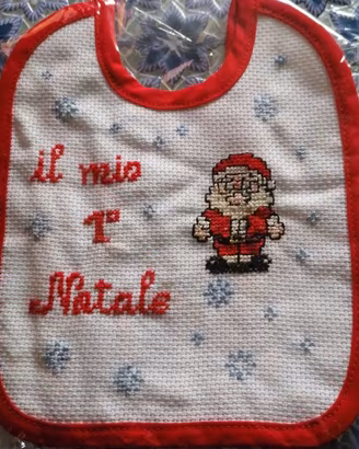 Bavaglino ricamato “Il mio 1° Natale” fatto a mano