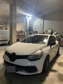 Clio 4 rs 200