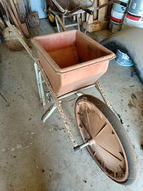 Carriola spargi concime