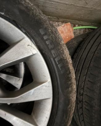 Cerchi e gomme PIRELLI SOTTOZERO 225/50 17