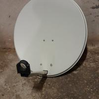 Antenna parabolica più supporto
