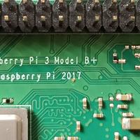 Raspberry  3 model B+  + case orig + SD + tastiera