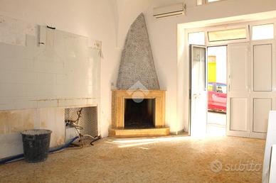 CASA SEMINDIPENDENTE A CAROVIGNO