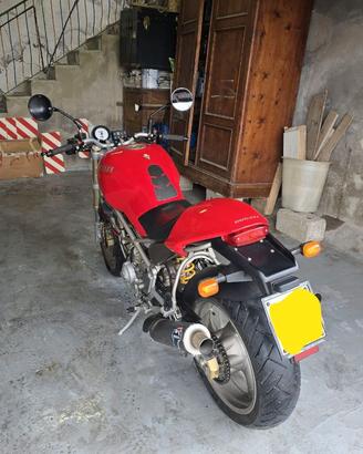 Ducati monster 900