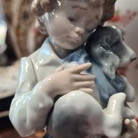 Statua Lladró Bimbo con Cagnolino