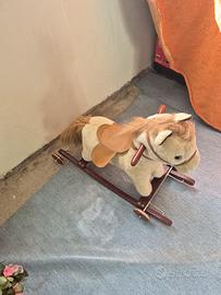 cavallo a dondolo 