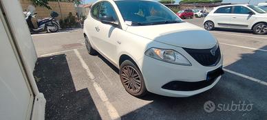 lancia y Hybrid 