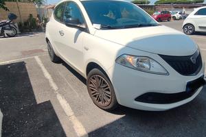 lancia y Hybrid 
