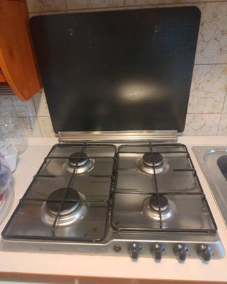 Piano cottura a gas con coperchio Ariston PF640AS