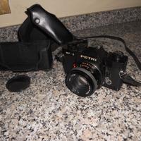 Macchian fotografica Petri con con flash anni 80