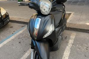 Beverly 300