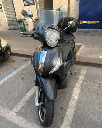 Beverly 300