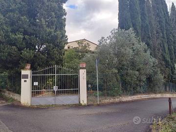 Immobile in asta di 849 m² con più di 5 locali a C