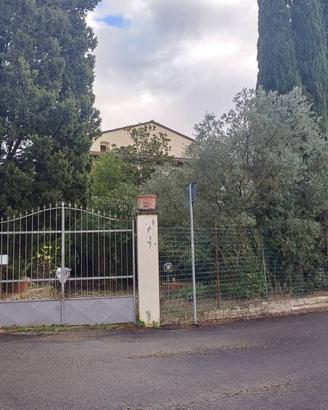 Immobile in asta di 849 m² con più di 5 locali a C